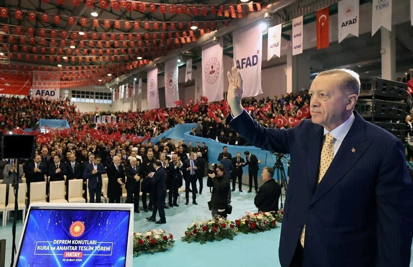 Deprem konutları teslim ediliyor... Erdoğan: Kaybettiğimiz canlar yüreklerimizi yakıyor - 2. Resim
