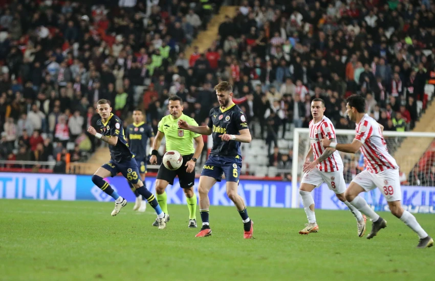 Fenerbahçe Antalya deplasmanından lider döndü - 2. Resim