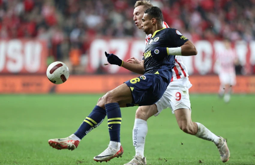 Fenerbahçe Antalya deplasmanından lider döndü - 1. Resim