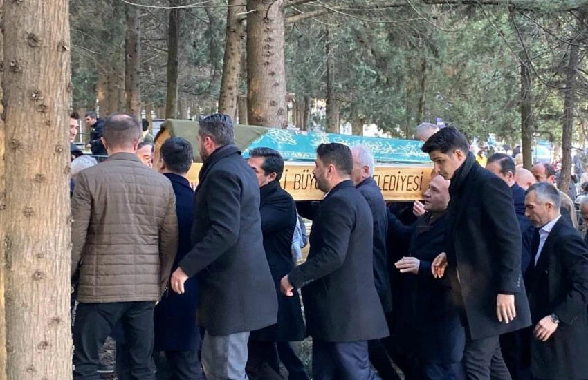 İYİ Parti lideri Akşener’in ablası son yolculuğuna uğurlandı - 2. Resim