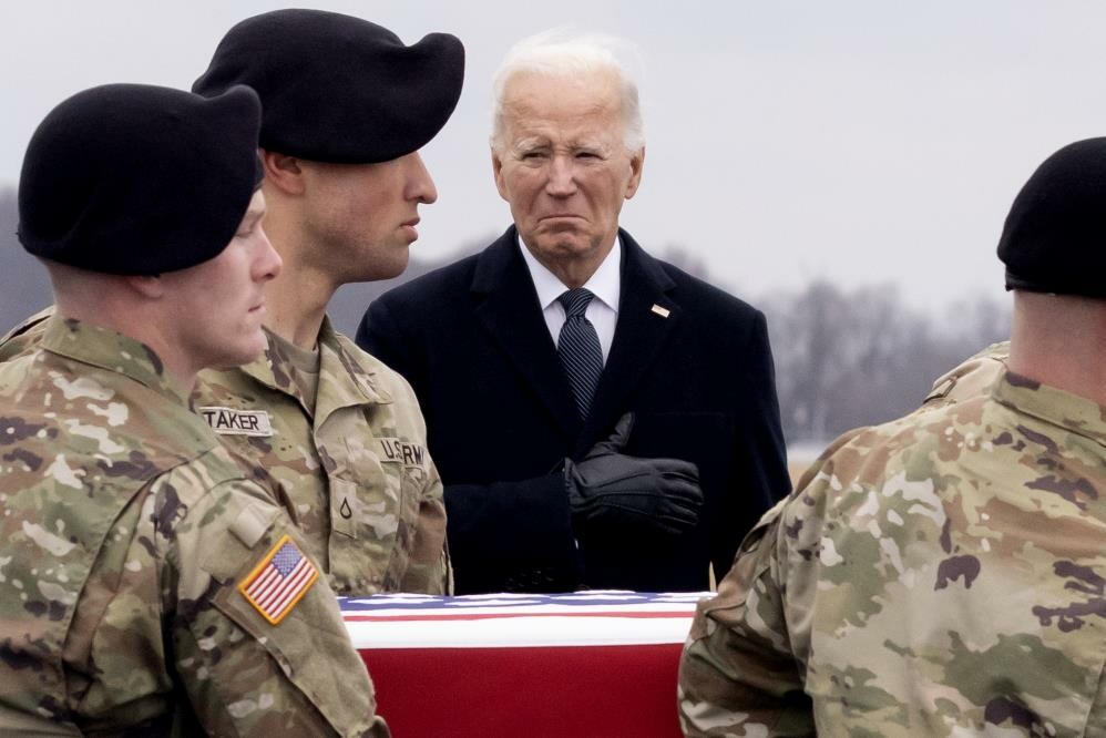 Joe Biden Ürdün'de ölen 3 ABD askerinin törenine katıldı