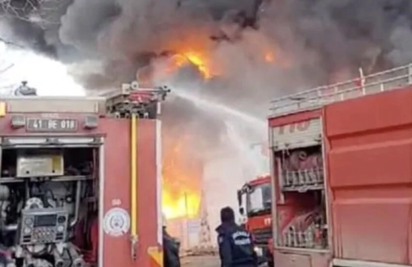 Kocaeli'de fabrika yangını - 1. Resim