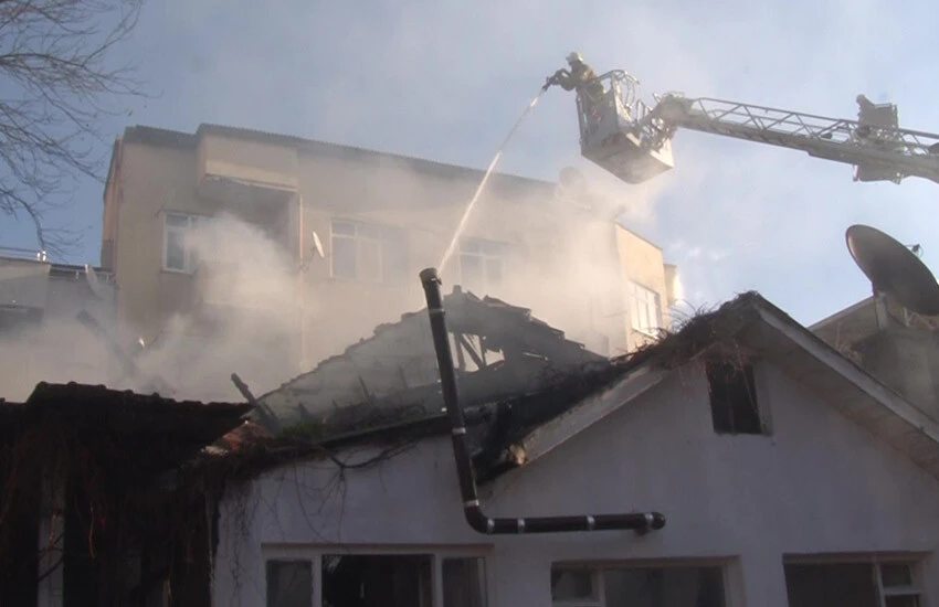 Kurtlar Vadisi'nin ünlü kıraathanesinde yangın