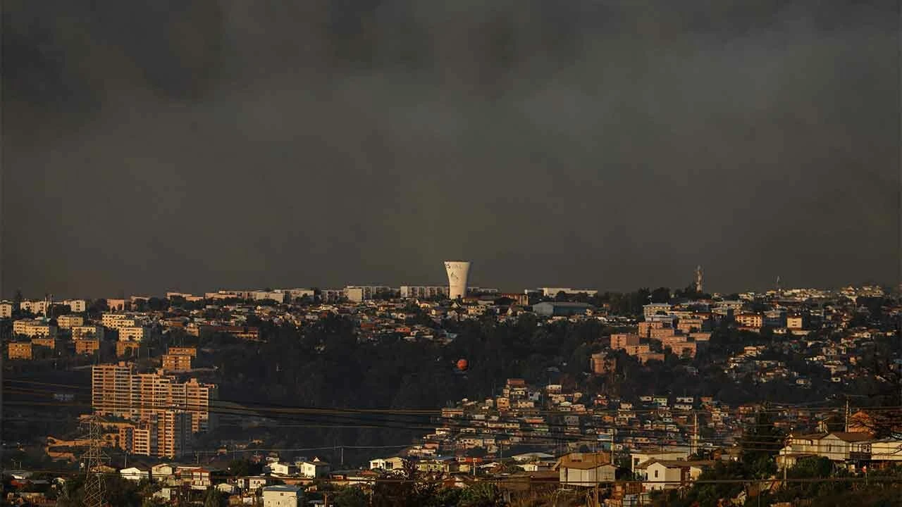 Şili'de kırmızı alarm! Orman yangınları ülkenin güneyini sardı - 4. Resim