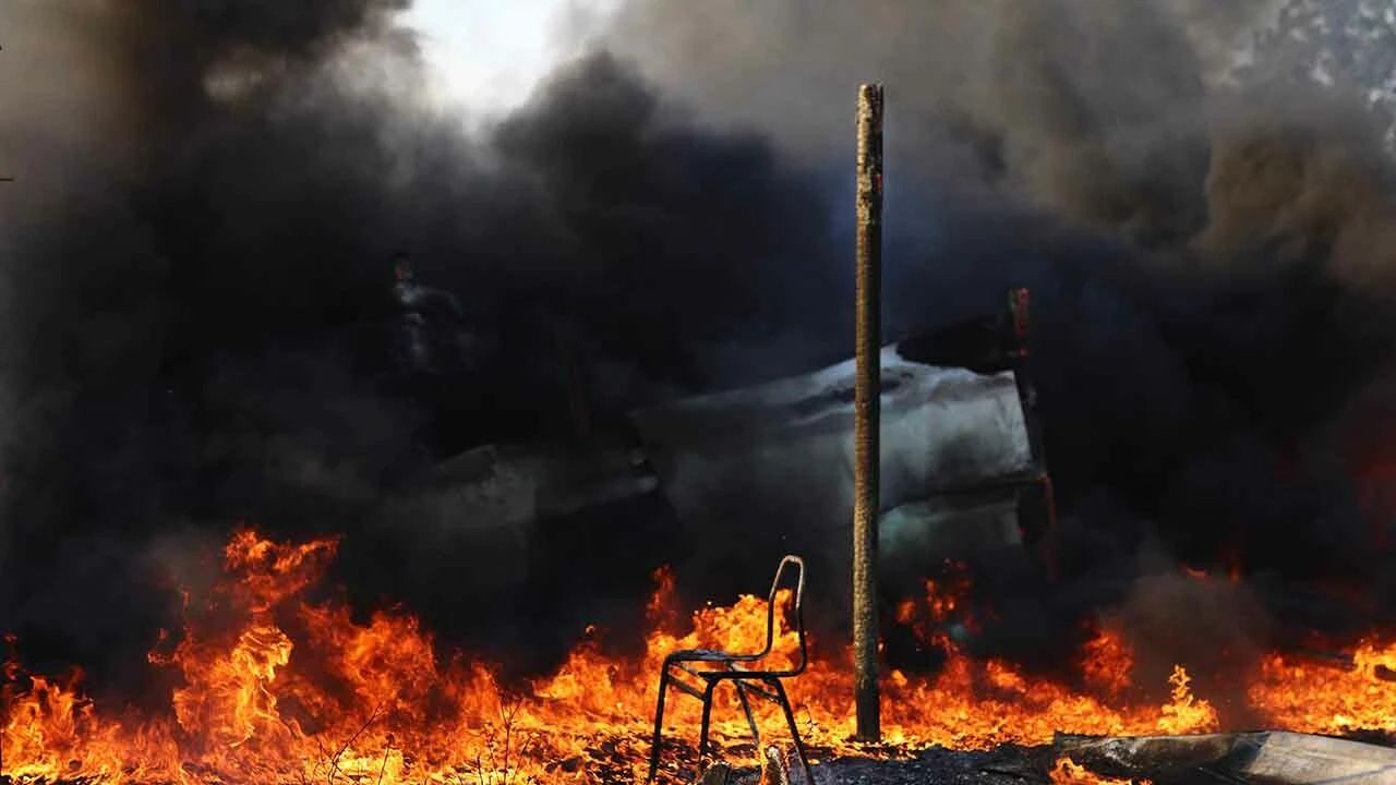 Şili'de kırmızı alarm! Orman yangınları ülkenin güneyini sardı - 1. Resim