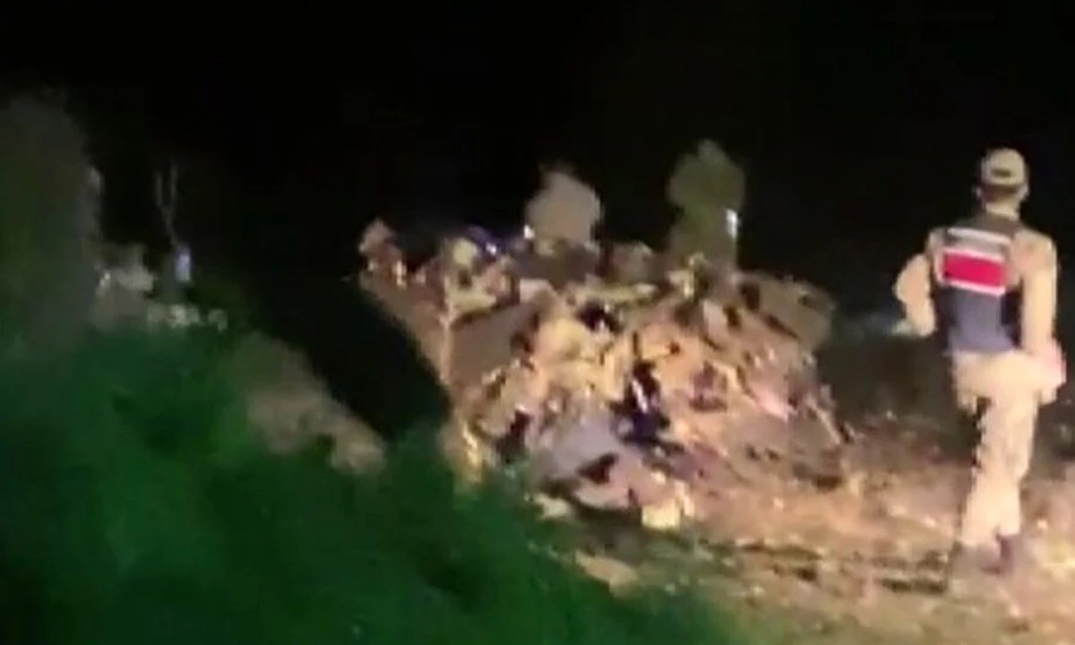 2 polisimiz şehit olmuştu... Düşen helikopterin enkazından ilk görüntüler geldi