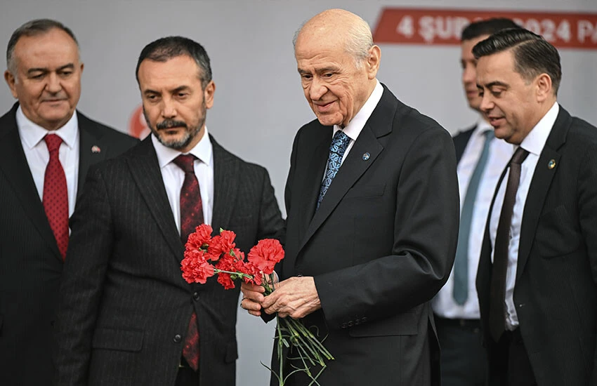 Devlet Bahçeli'den İzmir'deki taksici cinayetiyle ilgili hükümete çağrı - 1. Resim