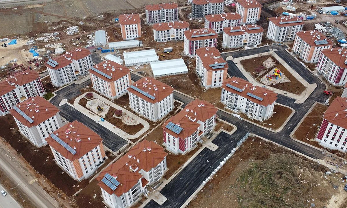 Erdoğan'dan deprem konutları teslim töreninde önemli mesajlar