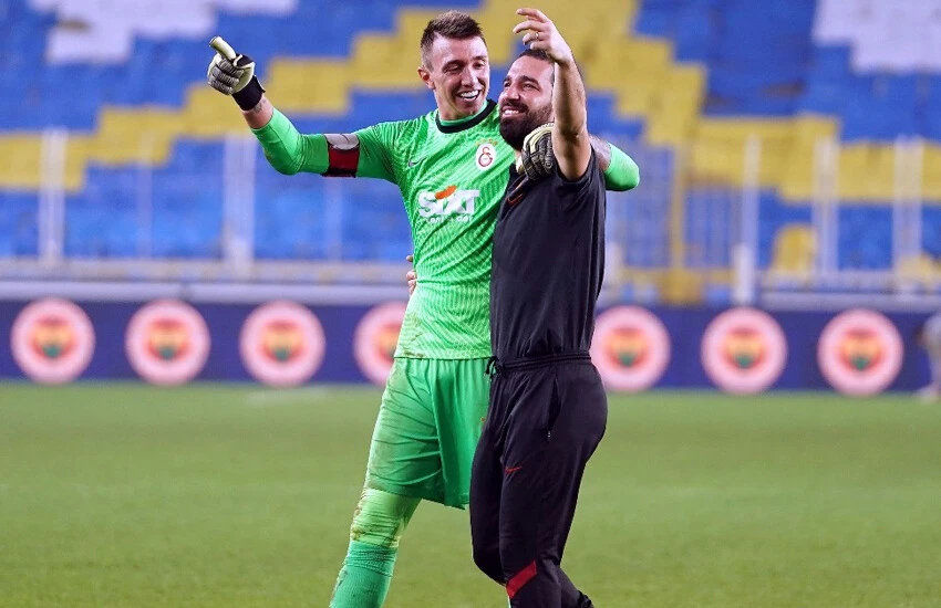 Fernando Muslera için sürpriz iddia: Galatasaray'dan ayrılıyor ama İstanbul'da kalıyor! - 1. Resim