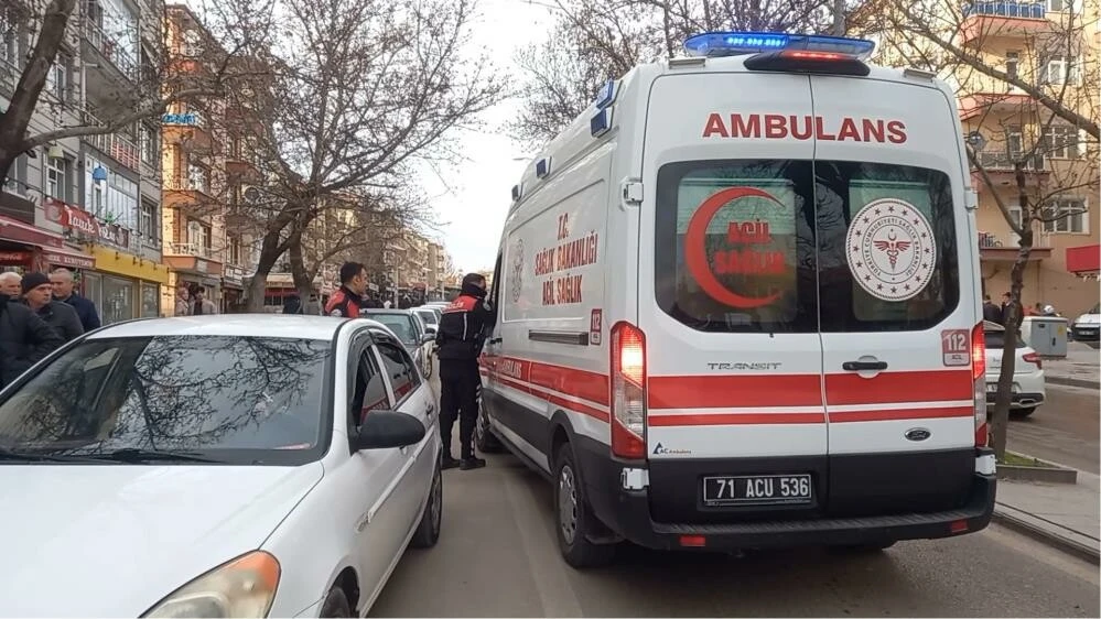 Kırıkkale'de feci kaza: Sürücü ve yaya ağır yaralandı