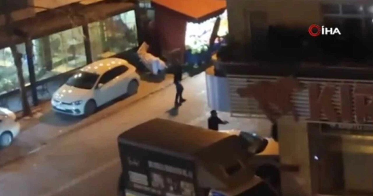 Mühürlenen kahve yeniden açıldı, polise bıçak çektiler