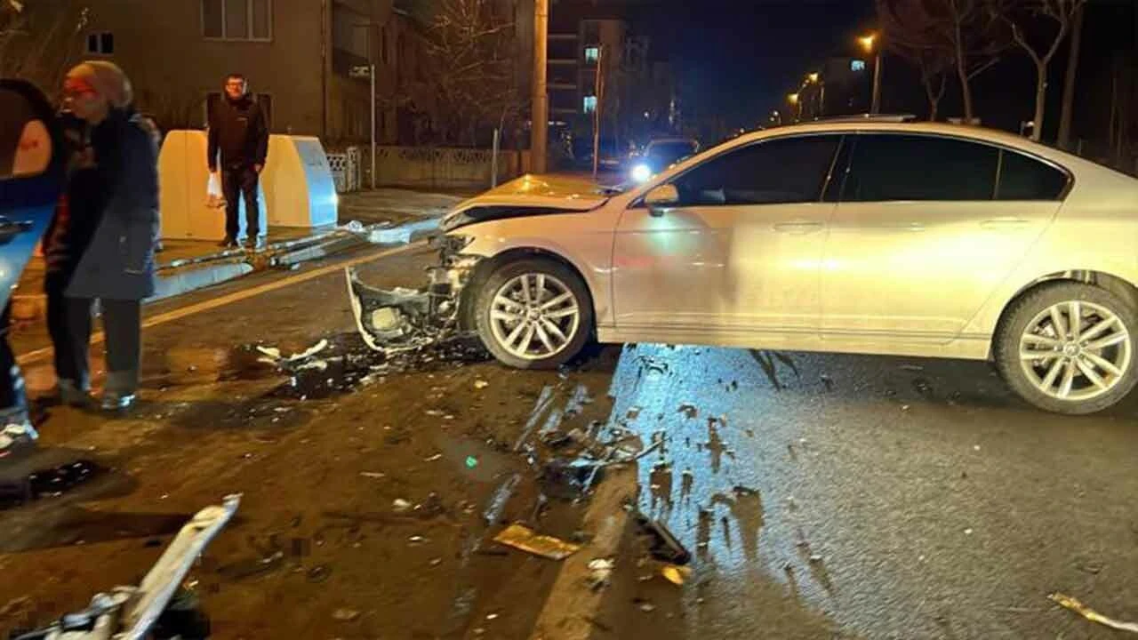 Bolu’da iki otomobil kafa kafaya çarpıştı: 5 yaralı