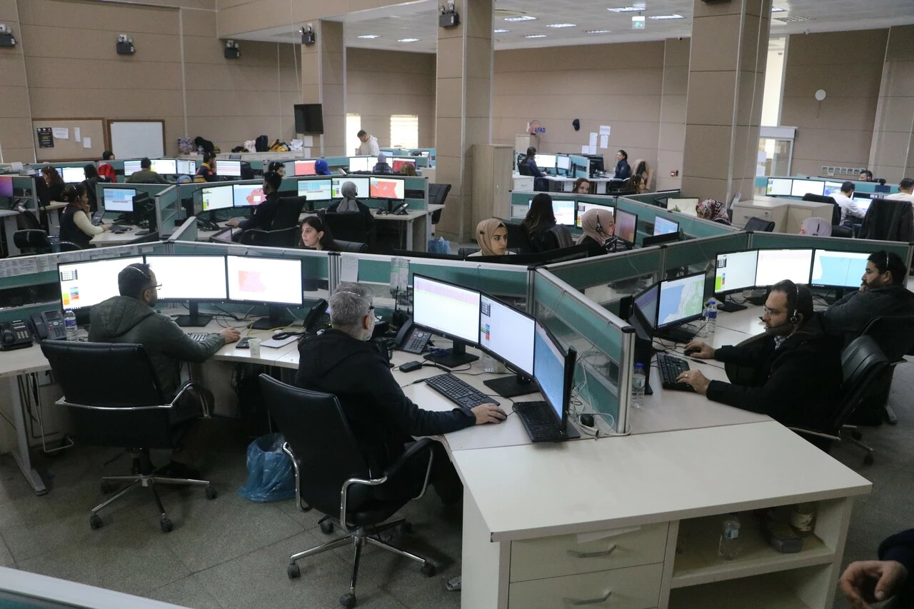 Depremden yeni ses kaydı: Enkazdan yardım feryatları iç acıttı!