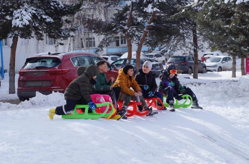 Erzurum'da çocukların kızak keyfi - 4. Resim