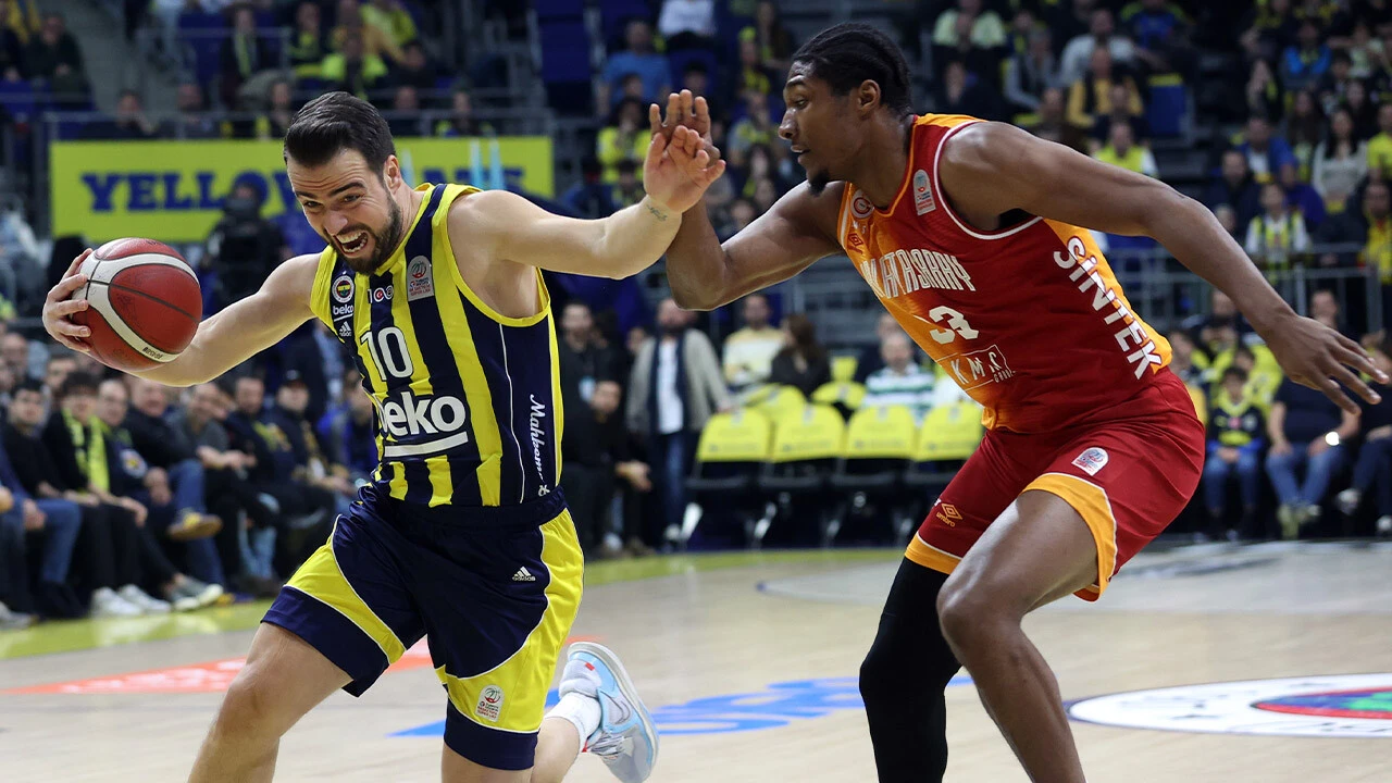 Fenerbahçe basketbol derbisini farklı kazandı 