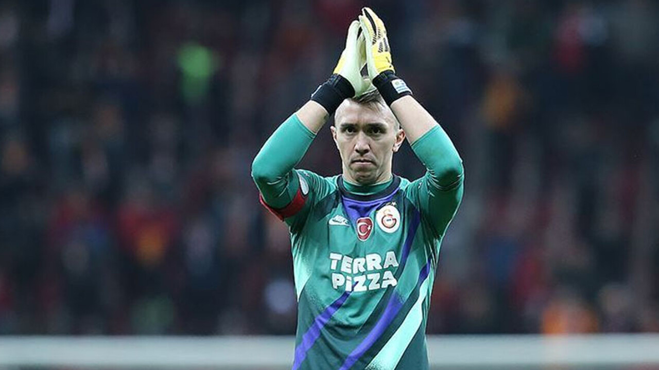 Galatasaray&#039;dan Muslera kararı: Önce sözleşme sonra jübile