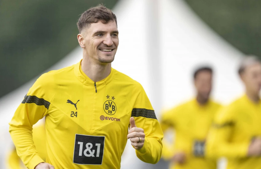 Borussia Dortmund'un oyuncusu transfer görüşmesi için Trabzon'da