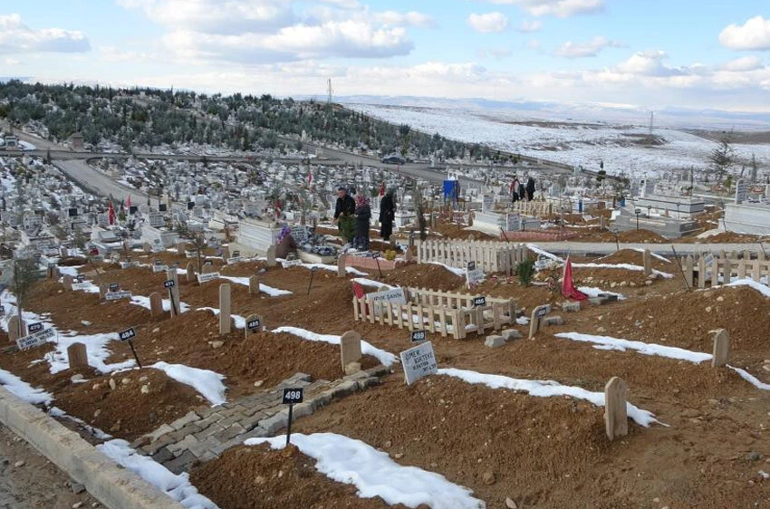 Dinmeyen acı... Tüm ailesini depremde kaybetti!