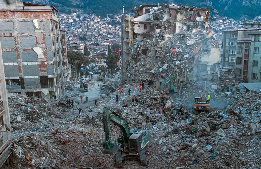 Hukukçulardan deprem çıkışı: Belediye başkanları da yargılanmalı  - 1. Resim
