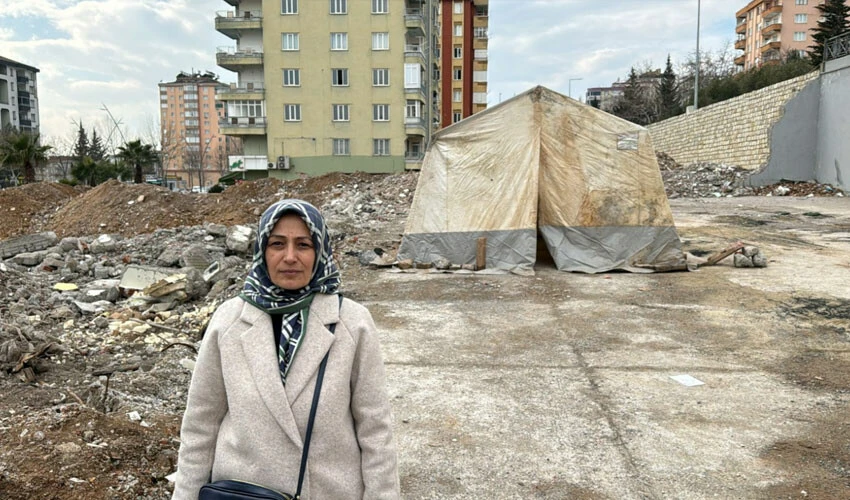 İngiliz basını evlatlarını 6 Şubat'ta kaybeden annenin mücadelesini yazdı - 3. Resim