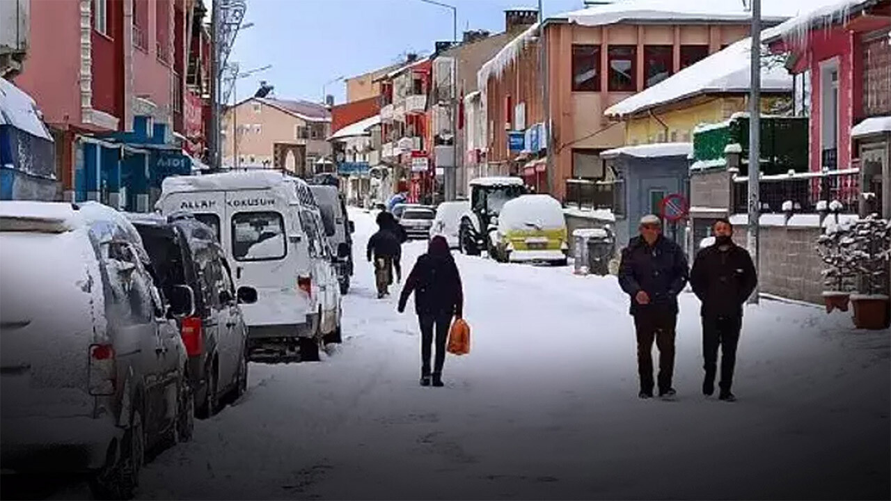 Meteoroloji'den peş peşe kar uyarısı... 3 ilde okullar tatil edildi