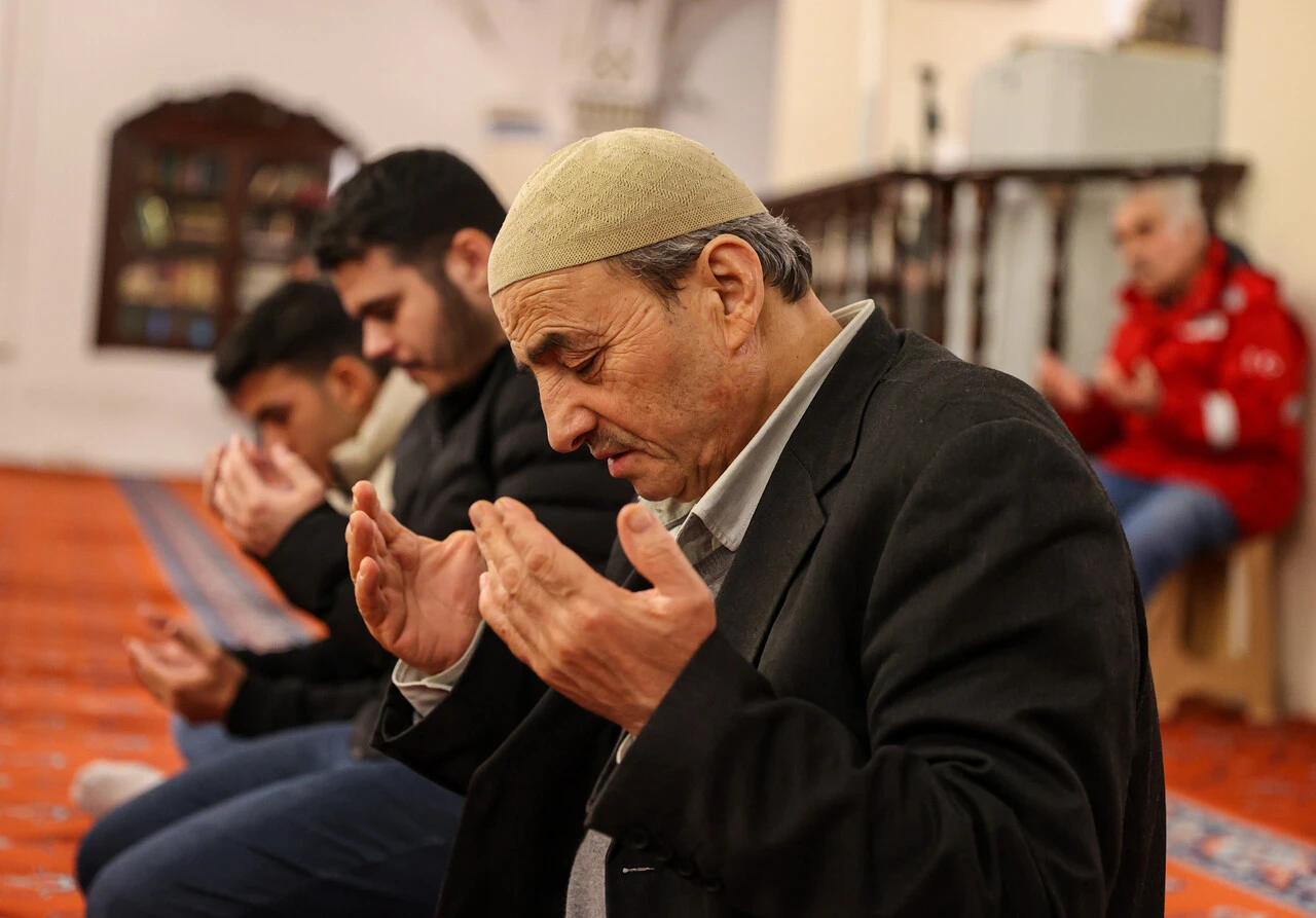 Miraç Kandili yurt genelinde dualarla idrak edildi