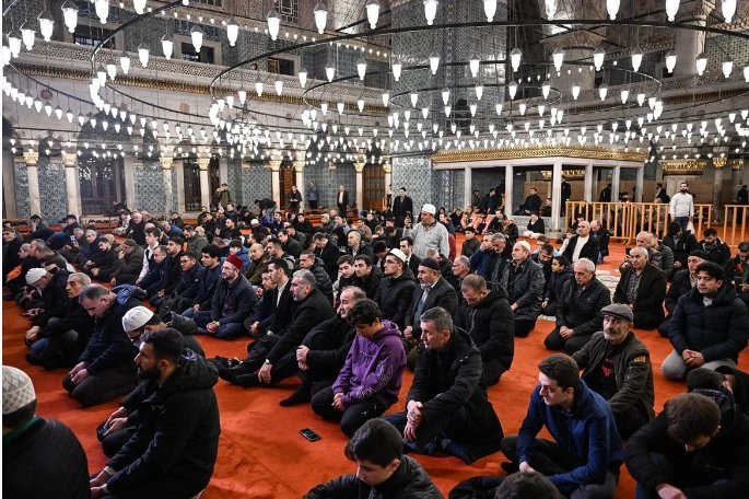 Miraç Kandili yurt genelinde dualarla idrak edildi