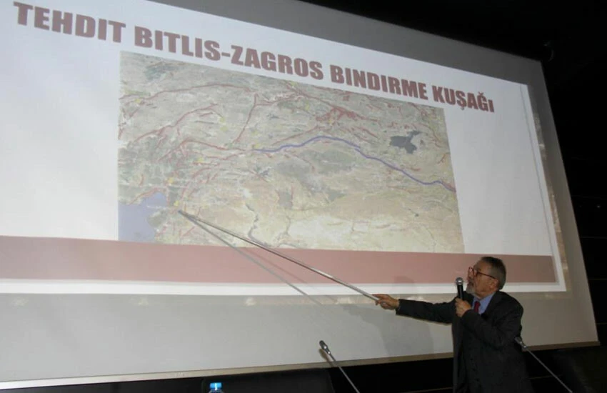 Naci Görür'den endişelendiren açıklama: Bu sadece komşuydu, kendi depremini daha yaşamadı - 1. Resim