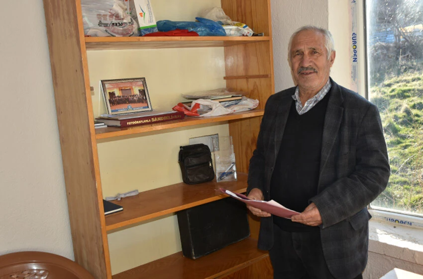 Yeniden aday oldu! 15 seçmenli köyden 5 kişi kendi ailesinden...