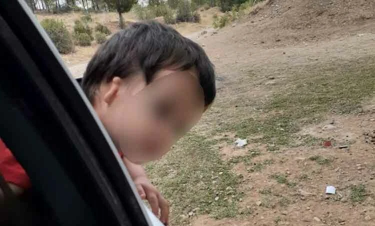 4 yaşındaki çocuğu 7 kere ameliyat edip kulağını çürüttüler! - 1. Resim