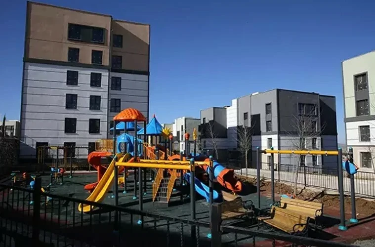 Cumhurbaşkanı Erdoğan muhalefete yüklendi: Birileri şov, biz derman peşindeydik