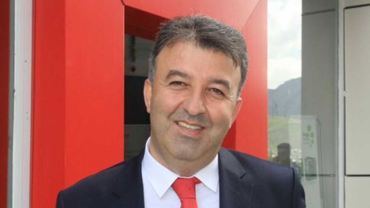 Cüneyt Özbek Kimdir? CHP Hakkari Belediye Başkan Adayı Cüneyt Özbek Hakkarili mi, nereli? Hayatı ve biyografisi