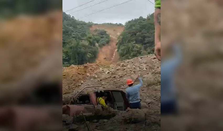 Filipinler toprak altında: Onlarca kişiden haber alınamıyor - 2. Resim