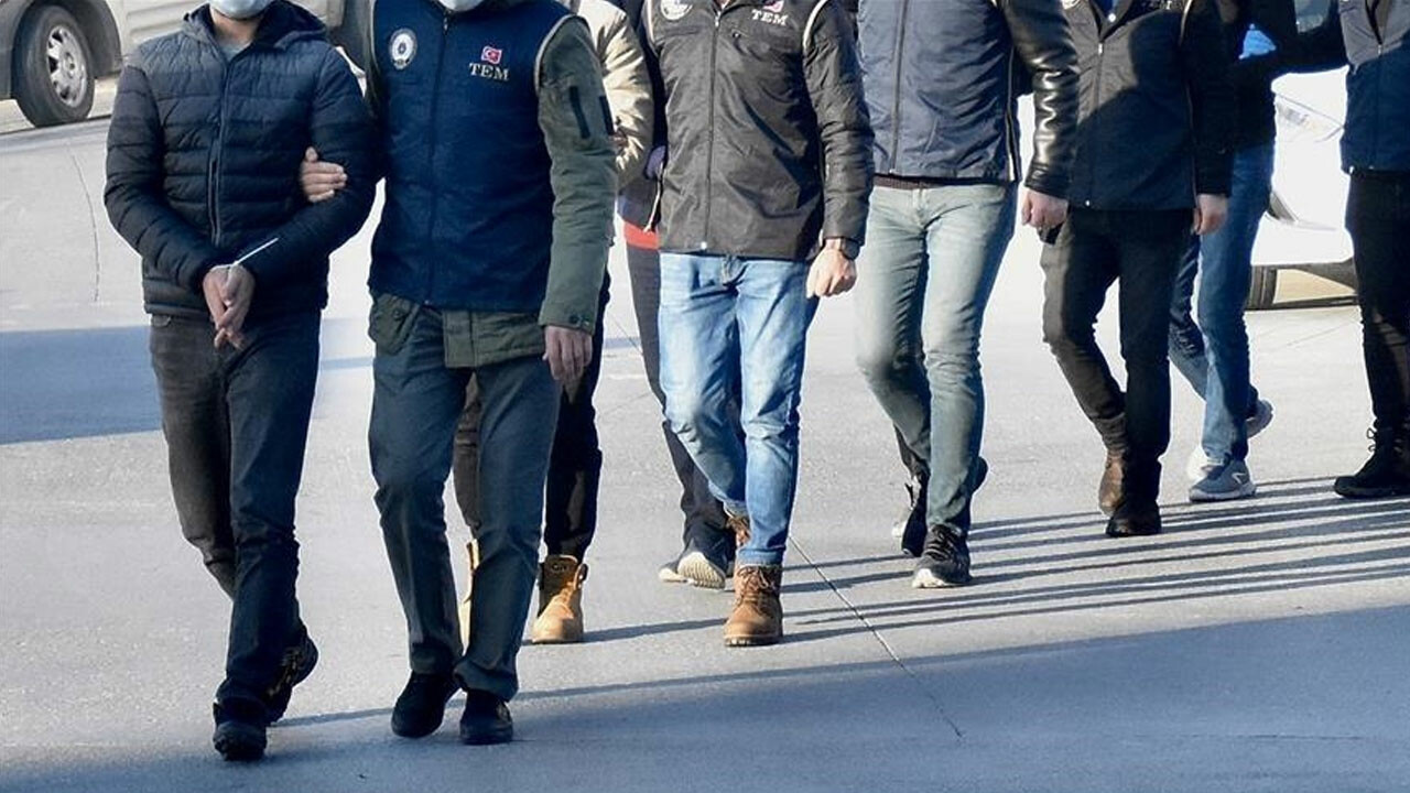 İzmir merkezli 13 ilde FETÖ operasyonu: Gözaltılar var