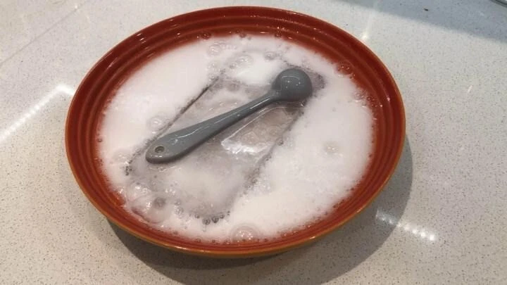 Sararmış telefon kılıflarını sakın çöpe atmayın! İşte ilk günkü şeffaflığına getirimenin etkili yolları - 3. Resim