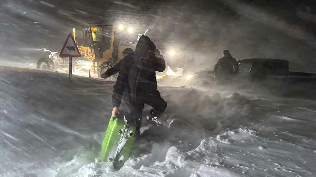 Valilikler peş peşe duyurdu: 4 ilde eğitime kar engeli!