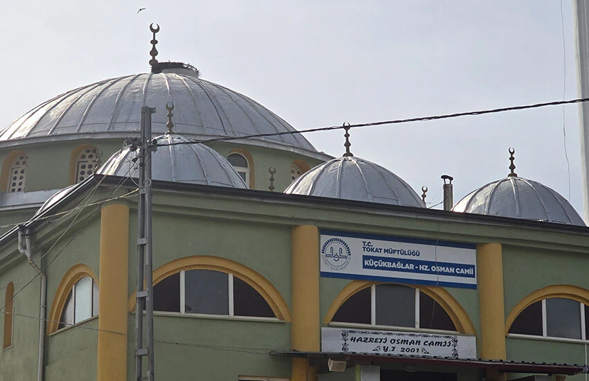 Cami kubbesine tırmanırken hayrete düşürdü, sosyal medyada rekor kırdı - 2. Resim