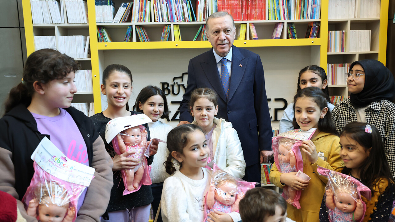 Cumhurbaşkanı Erdoğan deprem bölgesinde... Bu kez Adıyamanlı ailelerle bir araya gelecek