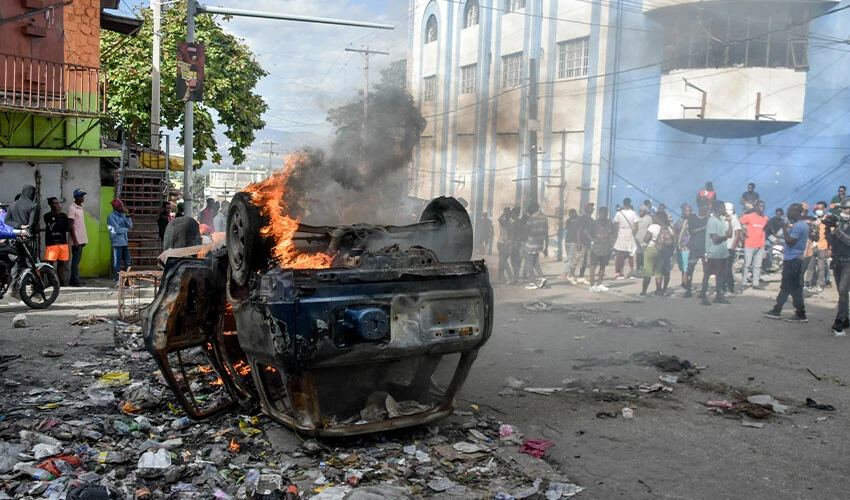 Haiti kan gölüne döndü! Hükümet karşıtı protestolarda çok sayıda kişi öldü - 2. Resim