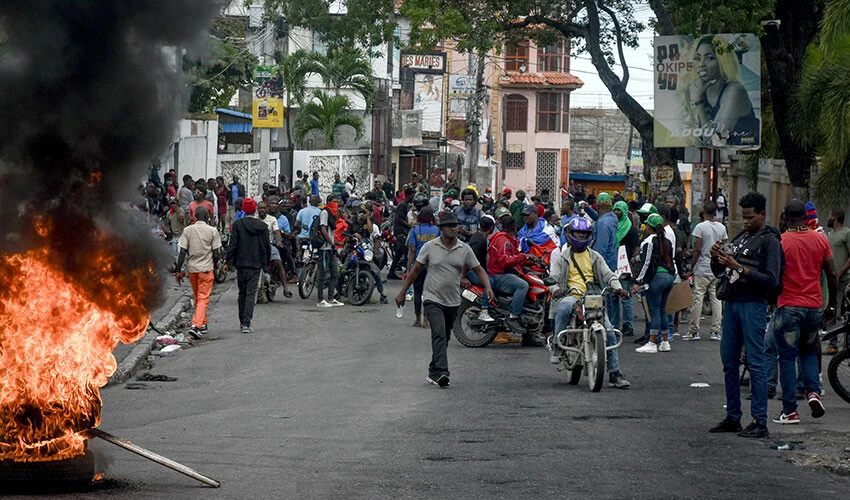 Haiti kan gölüne döndü! Hükümet karşıtı protestolarda çok sayıda kişi öldü - 1. Resim