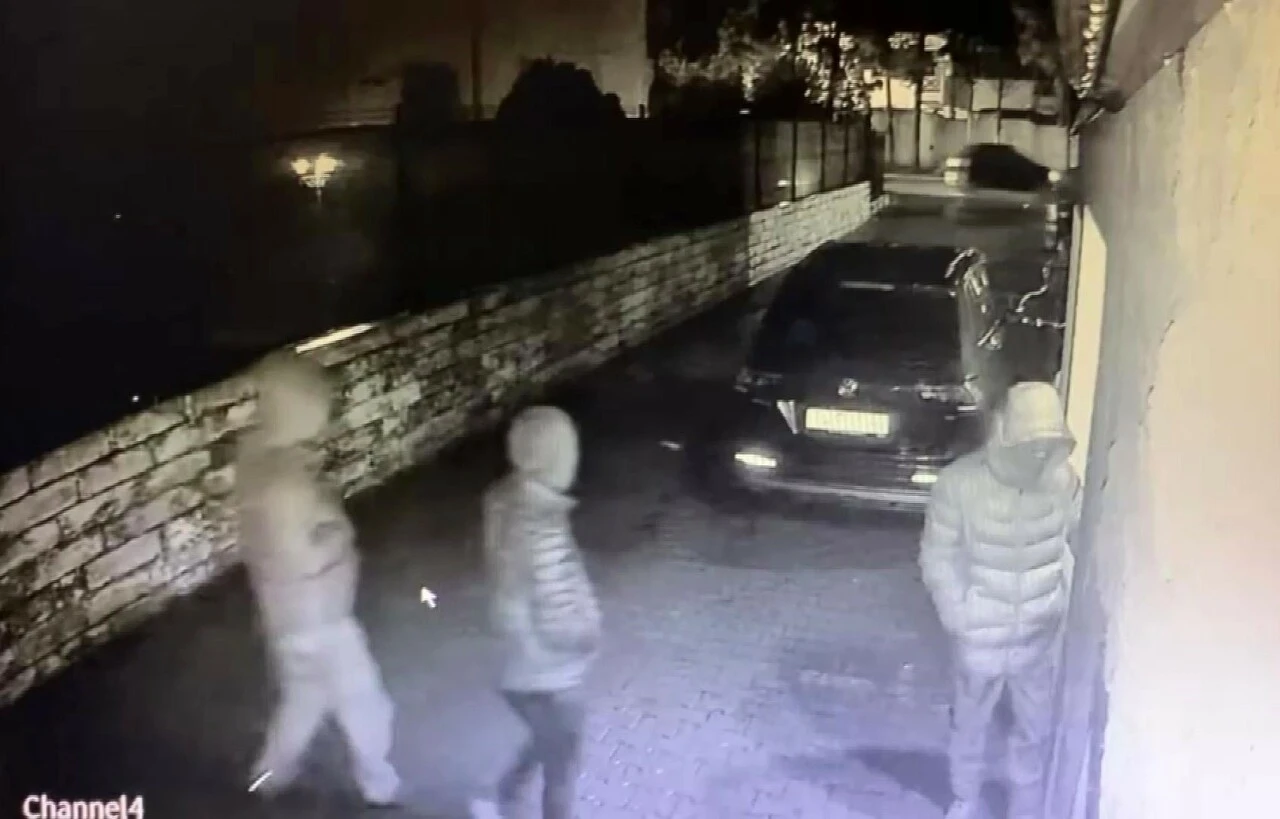 Hırsızlar bir anda polisleri karşılarında görünce neye uğradıklarını şaşırdılar