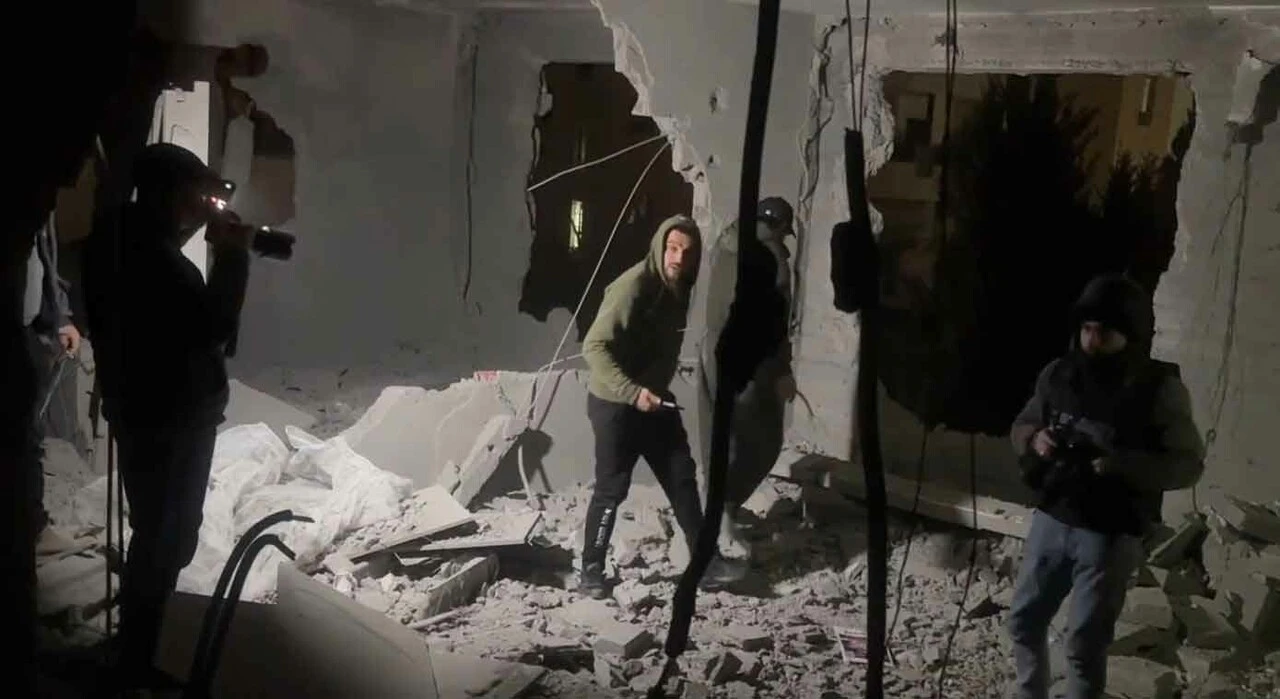 Üç ay önce hepsini öldürmüşlerdi! İsrail şimdi de duvarlarını patlattı - 1. Resim