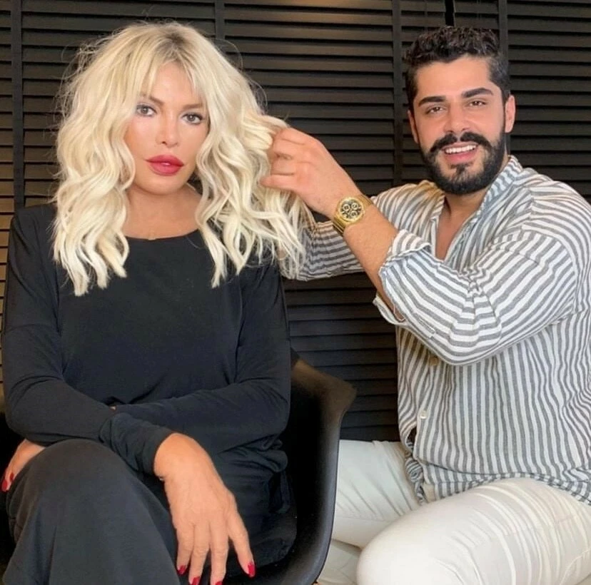 Ünlülerin kuaförü lüks aracıyla kırmızı ışıkta 3 aracı biçti