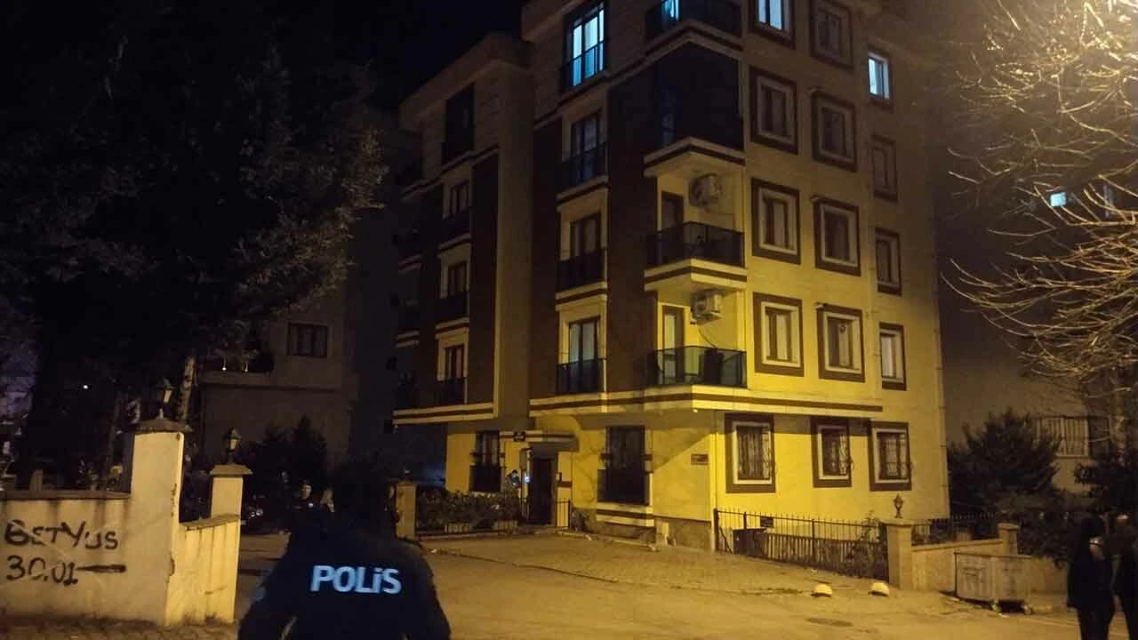 Kartal'da hareketli saatler! Annesi ve erkek kardeşini rehin aldı