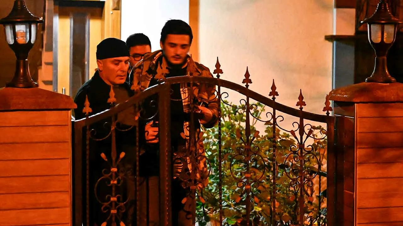 Kartal'da hareketli saatler! Annesi ve erkek kardeşini rehin aldı