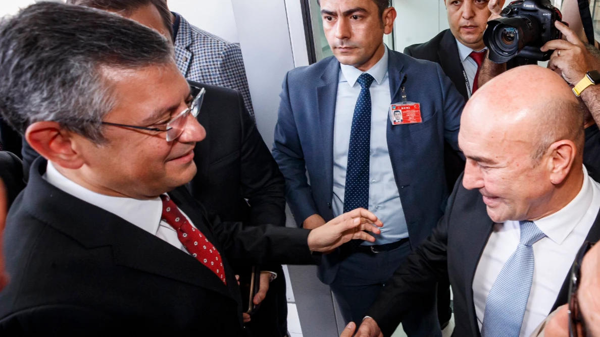 Özgür Özel, Tunç Soyer'den vazgeçmedi! Yeni görev için kolları sıvadı 