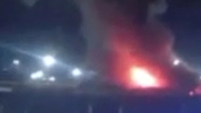 Antalya'da yat tersanesini dumanlar sardı: Ekipler alevlerle mücadele ediyor! - 1. Resim