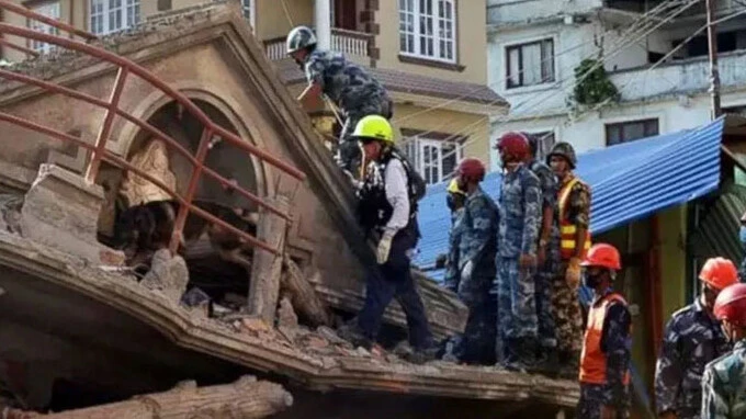 Nepal depreminin gölgesinde: Yaklaşık 70 bin çocuk yardım bekliyor - 1. Resim