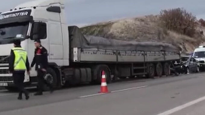 Otomobil perte çıktı! Ankara'da feci kaza: 2 ölü, 4 yaralı! - 2. Resim