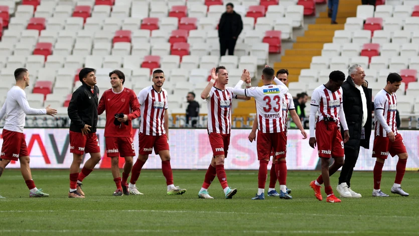 Sivasspor galibiyeti tek golle aldı - 1. Resim
